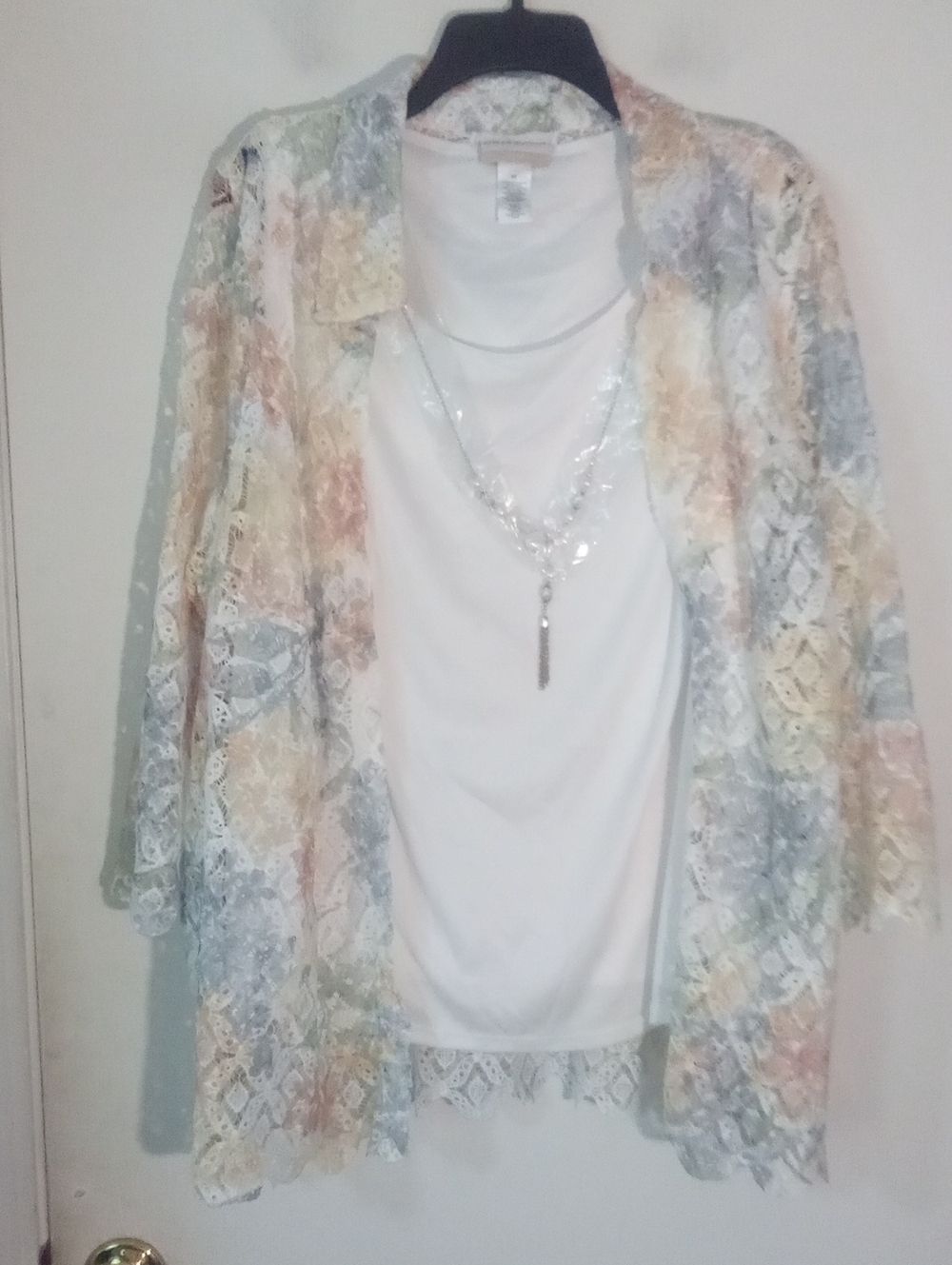 * Alfred Dunner 3 Piece Set  Lace Blouse with White Tank & Necklace  2X NWT $74